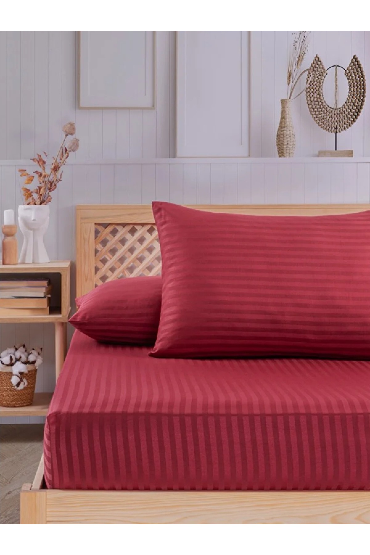 Bordo Pamuklu Çizgili Saten Lastikli Çarşaf Takımı Çift Kişilik  + 2 Yastık Kılıfı