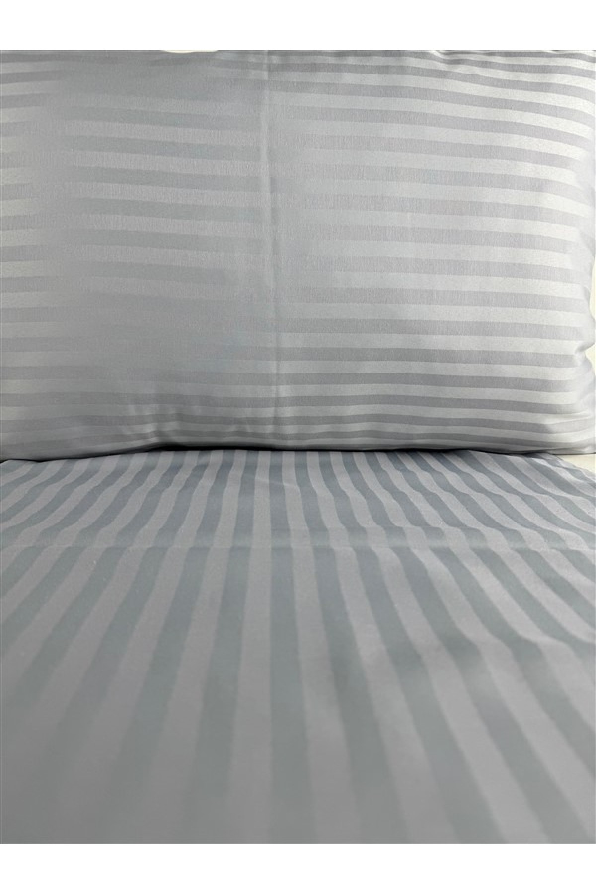 Çizgili Saten Açık Gri  2 Adet 50x70 Yastık Kılıfı
