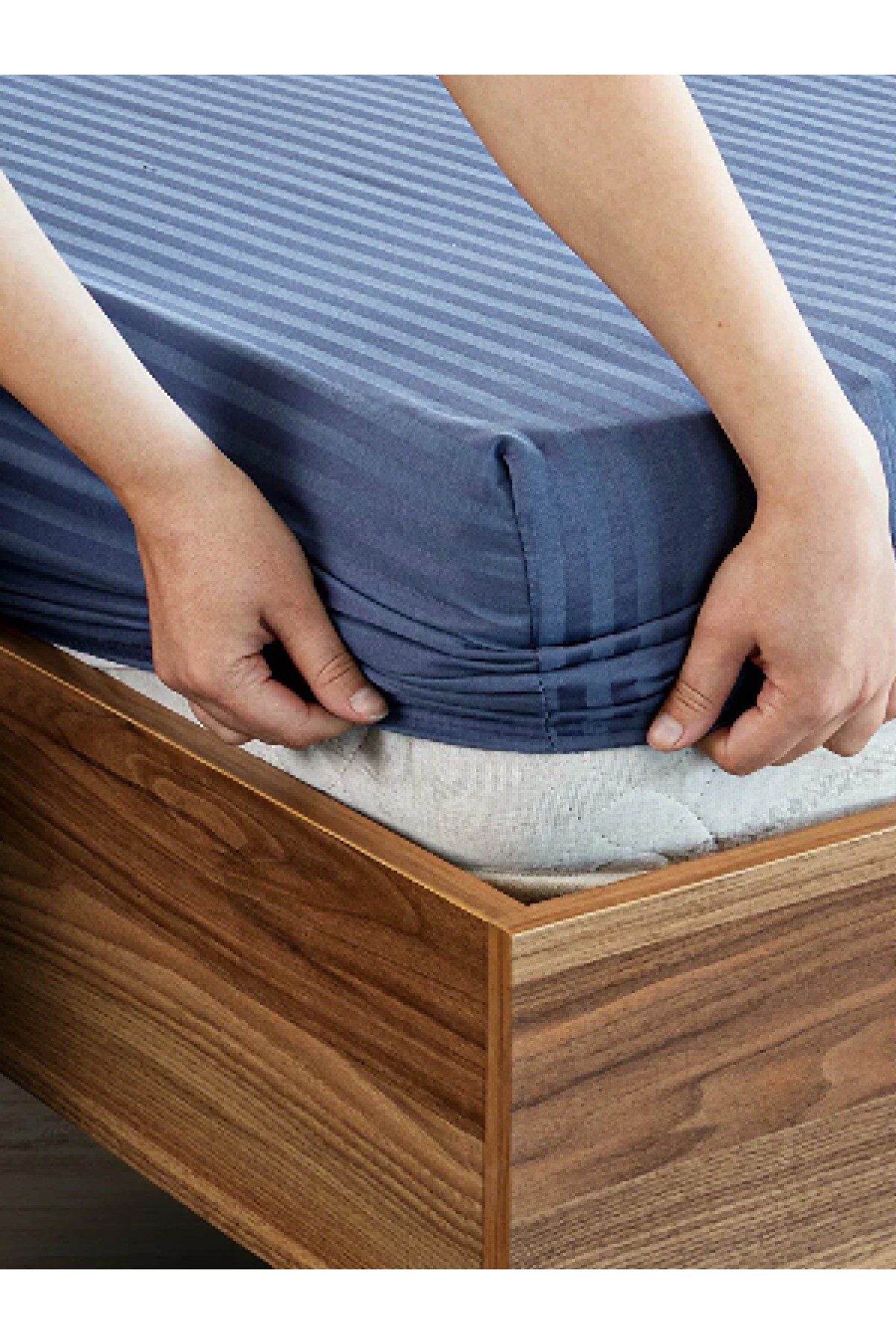 Indıgo Mavi Pamuklu Çizgili Saten Lastikli Çarşaf Takımı Çift Kişilik  + 2 Yastık Kılıfı