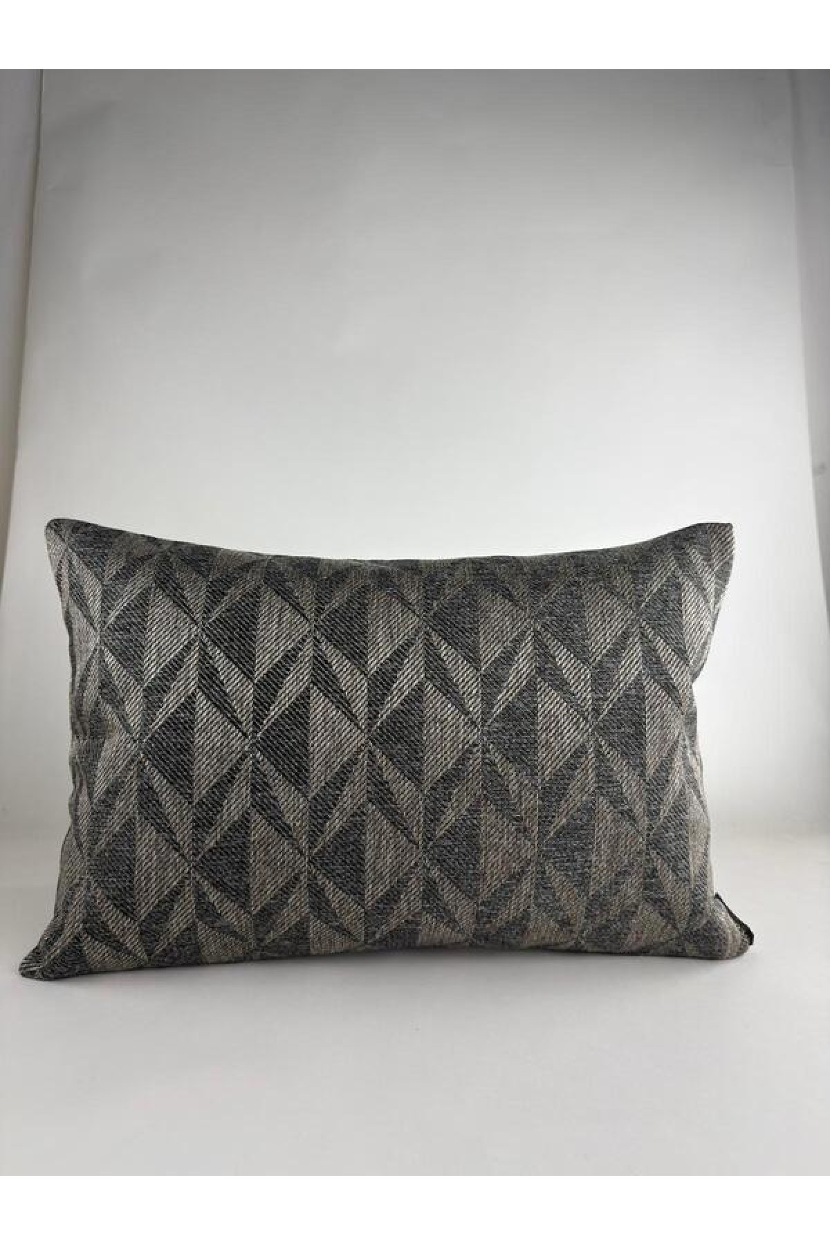 Kahverengi Geometrik Desenli Keten Kırlent Kılıfı 35x50 cm – Premium Collection