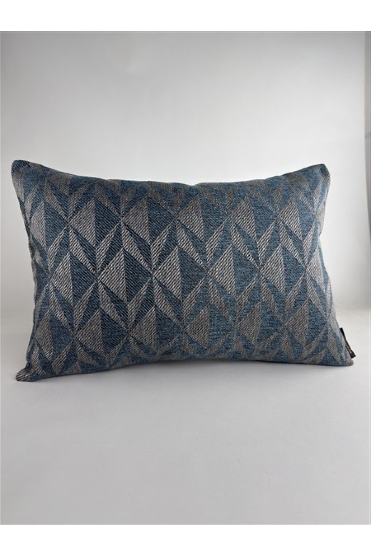 Mavi Geometrik Desenli Keten Kırlent Kılıfı 35x50 cm – Premium Collection