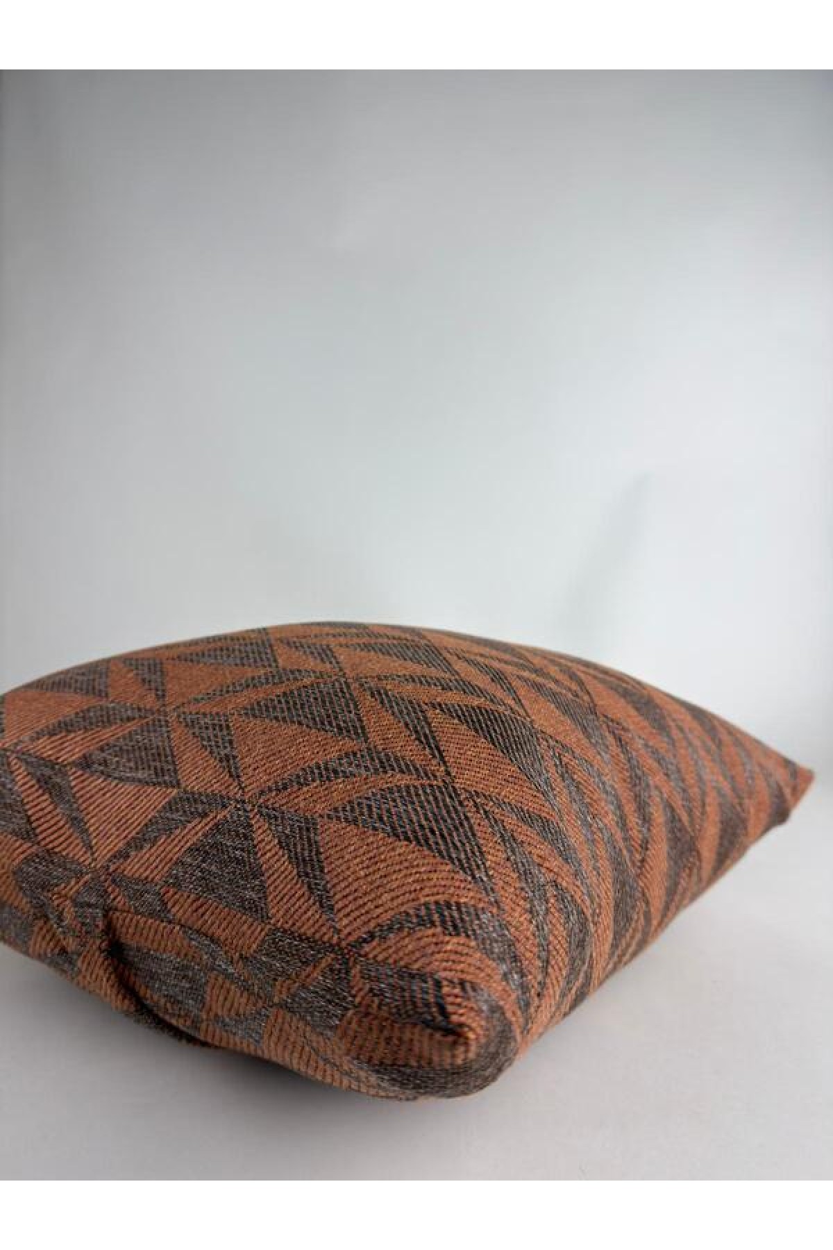 Kiremit Melanj Geometrik Desenli Keten Kırlent Kılıfı 35x50 cm – Premium Collection