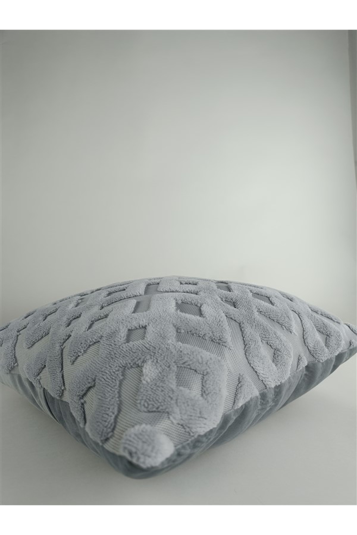 Mrs.Gugar Punch Peluş Kırlent Kılıfı Açık Gri