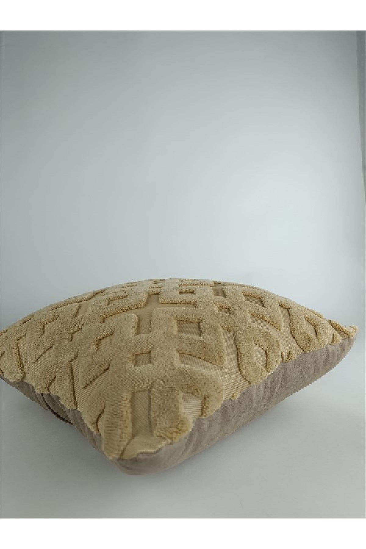 Mrs.Gugar Punch Peluş Kırlent Kılıfı Camel