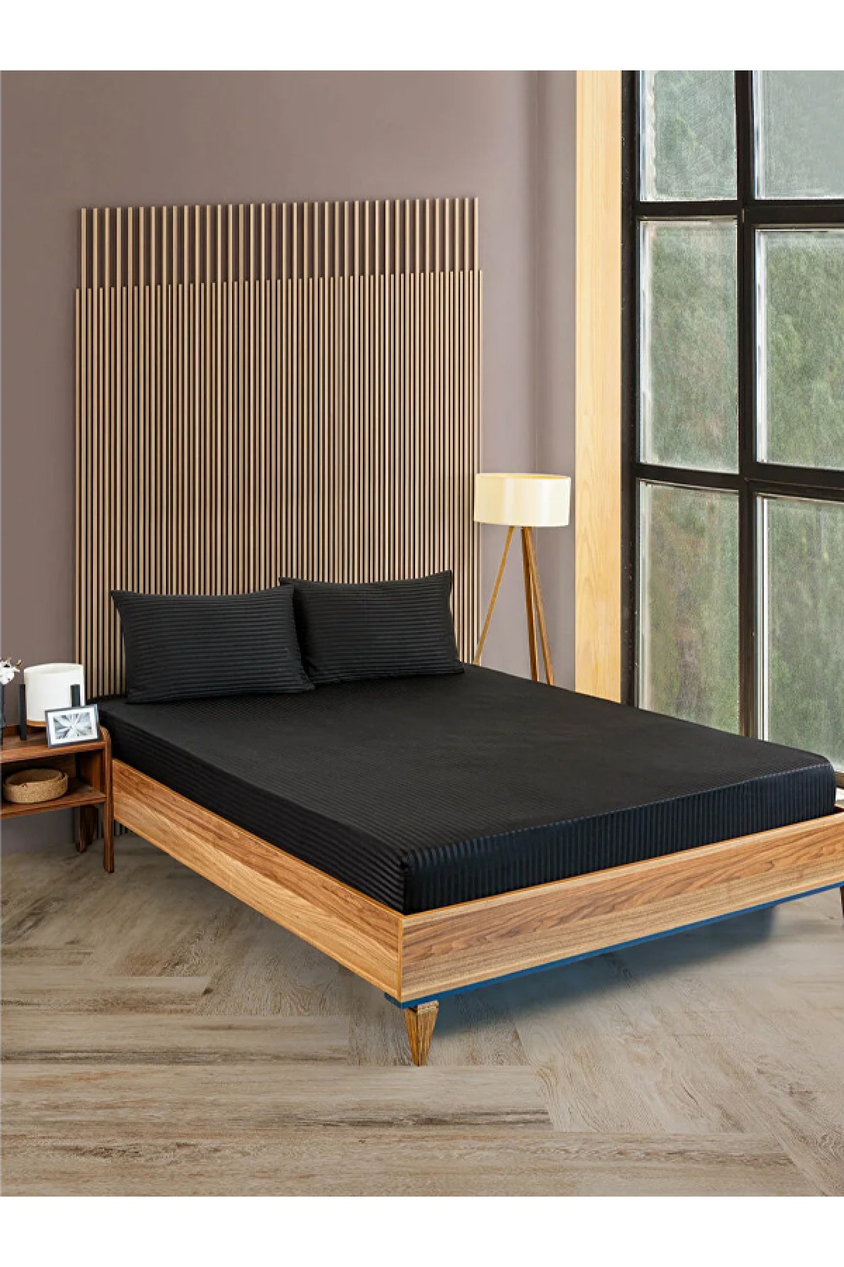 Siyah Pamuklu Çizgili Saten Lastikli Çarşaf Takımı Çift Kişilik  + 2 Yastık Kılıfı